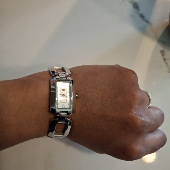 Vintage Tommy Hilfiger Watches From 90's - Picture 9 of 11